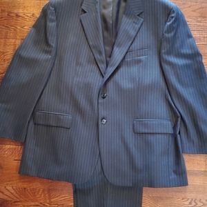 Izod Grey Pinstrip Suit 48R 43W